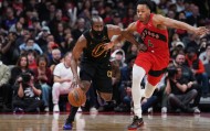 官方网站-NBA首轮总结，半决赛对阵分析，老年球星越来越难统治比赛了|季后赛|詹姆斯·哈登|常规赛|抢七|俄克拉荷马雷霆队_新浪体育_新浪新闻